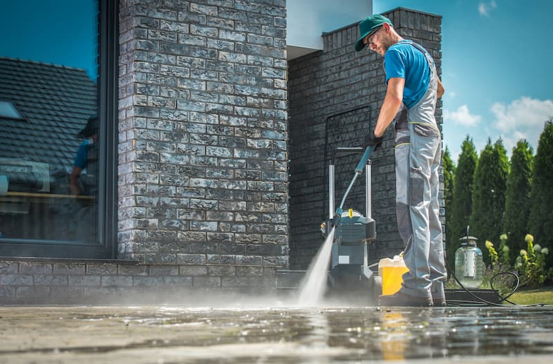 Pressure and Power Cleaning for Driveways & Siding